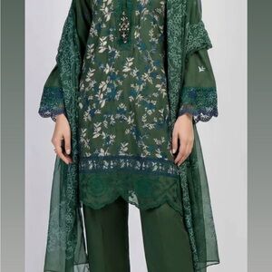 Limelight Emerald Green Floral Set